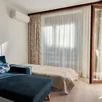 Apartment Gondola Lift *
