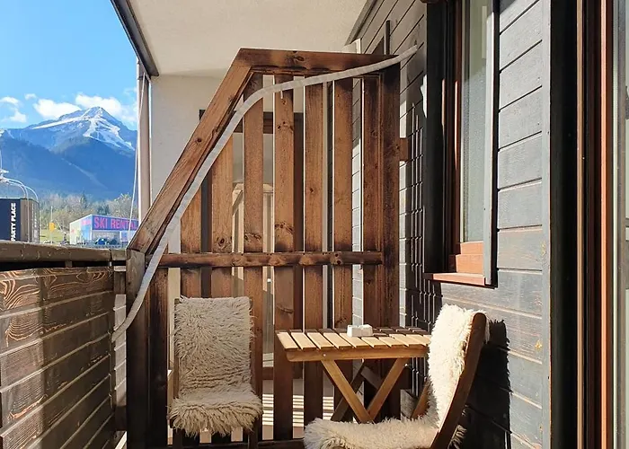 Apartment Gondola Lift *