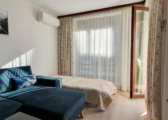 Apartment Gondola Lift *