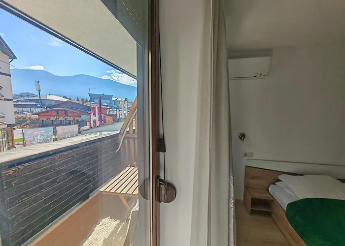 Apartment Gondola Lift